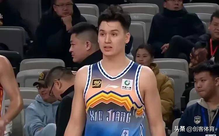 aoa体育网站-沙尔克在主场陷入困境，遭遇不利局面的简单介绍