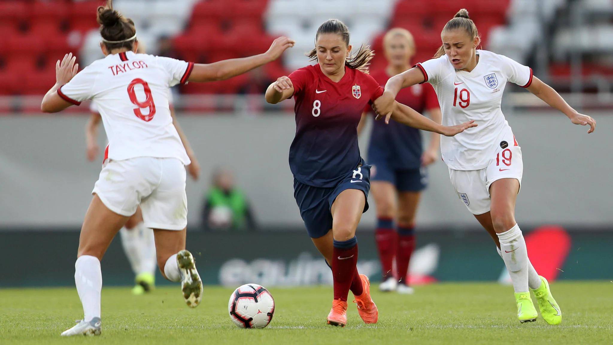 关于挪威国家女子足球队表现英勇，击败实力强劲的对手的信息